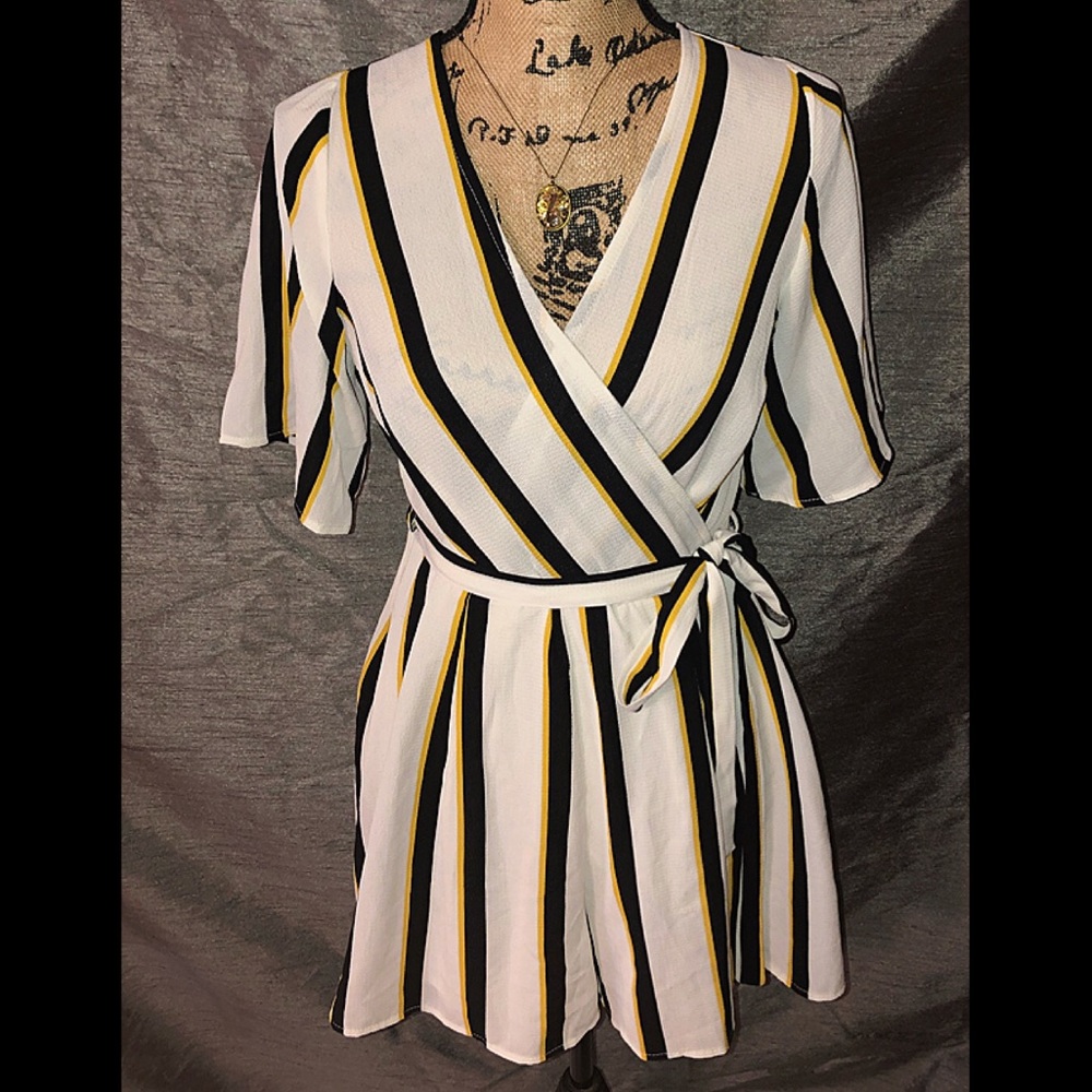 NEVER WORN all in one short set!